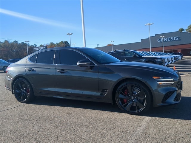 2023 GENESIS G70 Standard's photo