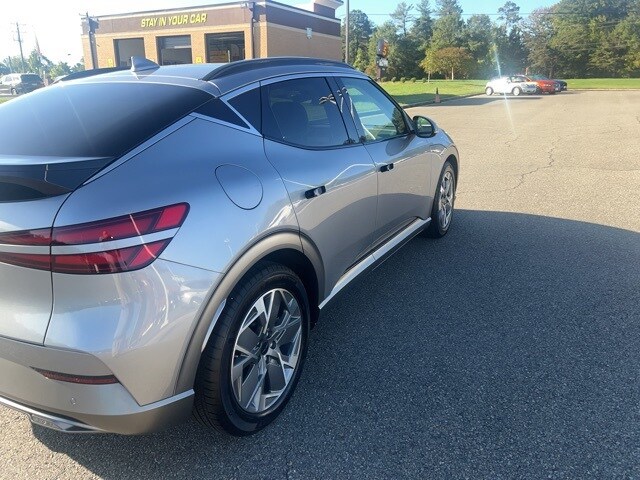 2024 Genesis GV60 RWD photo 2