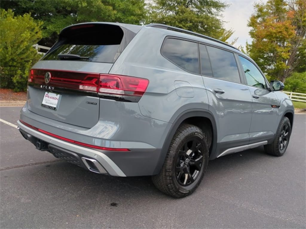 Used 2024 Volkswagen Atlas 2.0T Peak Edition SEL SUV