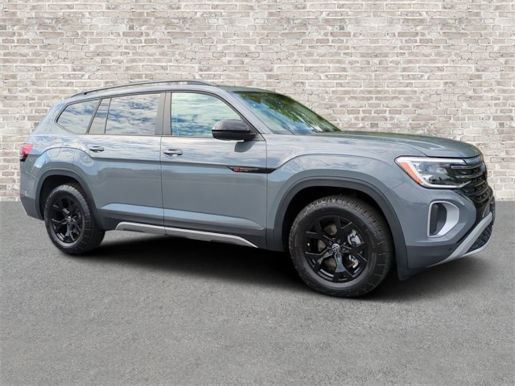 Used 2024 Volkswagen Atlas 2.0T Peak Edition SEL SUV