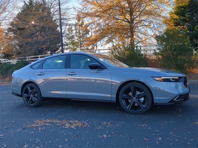 2025 Honda Accord Hybrid Sport-L photo 2