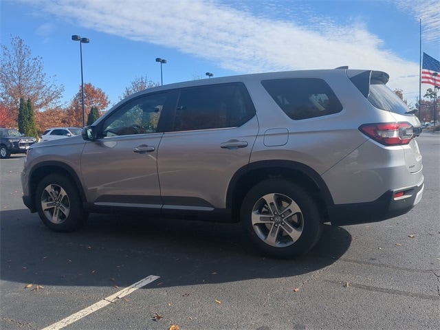 2025 Honda Pilot EX-L photo 4