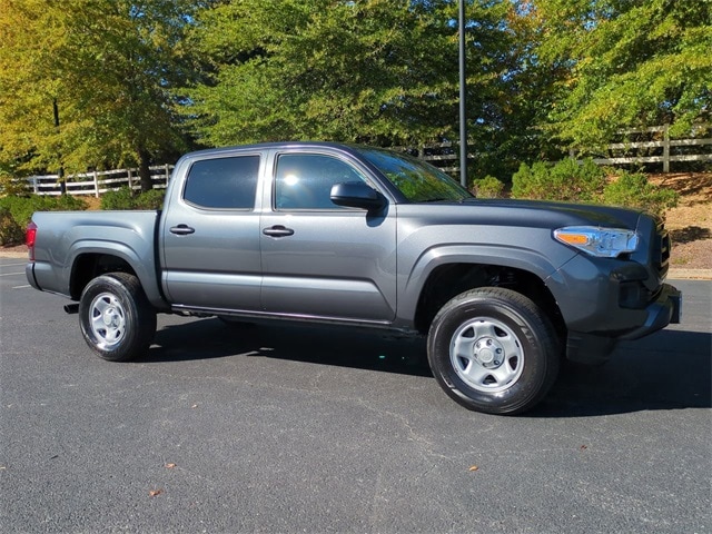 2022 Toyota Tacoma SR's photo