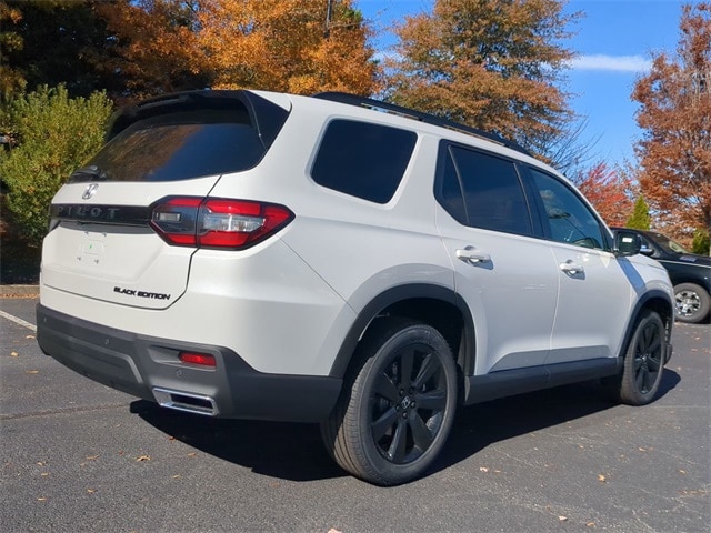 2025 Honda Pilot Black Edition photo 3