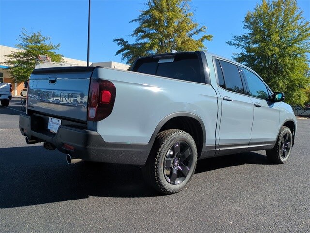 2026 Honda Ridgeline Black Edition photo 4