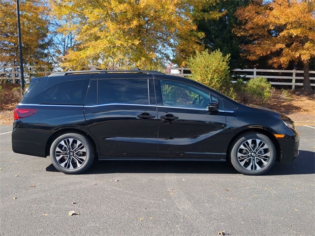 2026 Honda Odyssey Elite photo 2