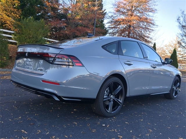 2025 Honda Accord Hybrid Sport-L photo 4