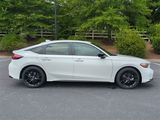 2026 Honda Civic Hatchback Hybrid Sport photo 3