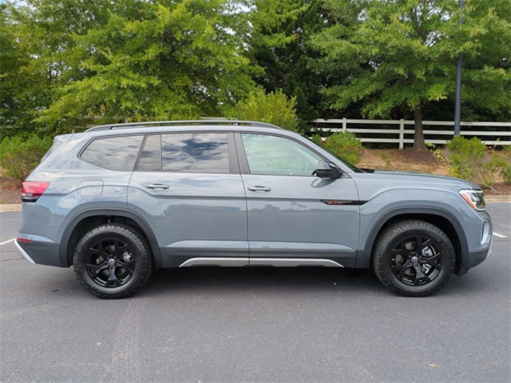 Used 2024 Volkswagen Atlas 2.0T Peak Edition SEL SUV