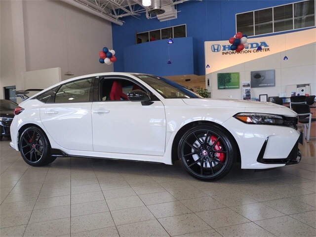 2025 Honda Civic Type R photo 2