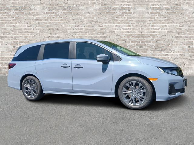 2026 Honda Odyssey Touring's photo