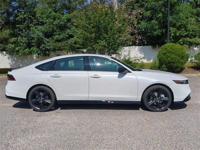 2025 Honda Accord Hybrid Sport-L photo 3