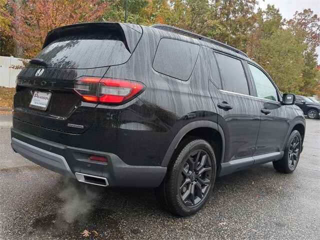 2025 Honda Pilot Touring photo 2