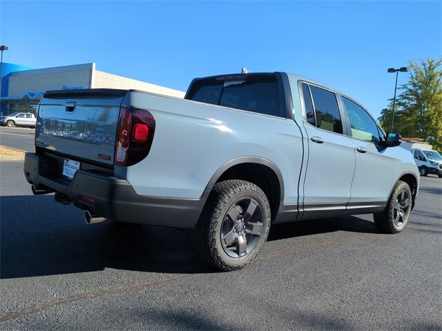 2026 Honda Ridgeline TrailSport photo 2