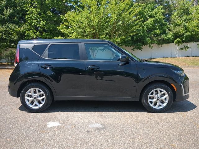 2024 Kia Soul LX - Photo 3