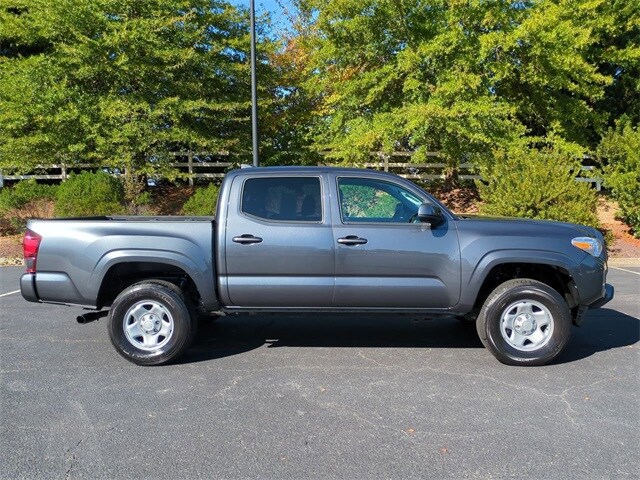 2022 Toyota Tacoma SR V6 photo 2