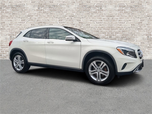 2016 Mercedes-Benz GLA-Class GLA250's photo