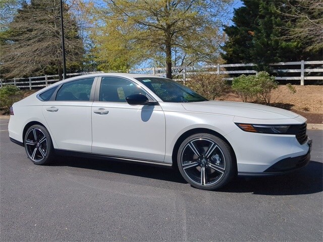 2025 Honda Accord Hybrid Sport photo 2