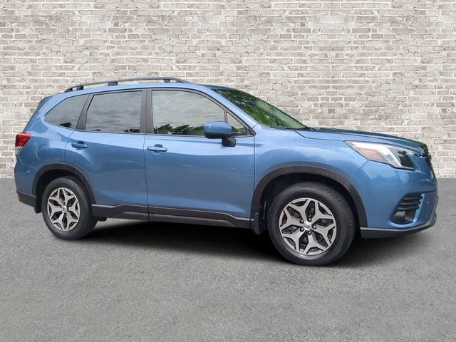 2023 Subaru Forester Premium's photo