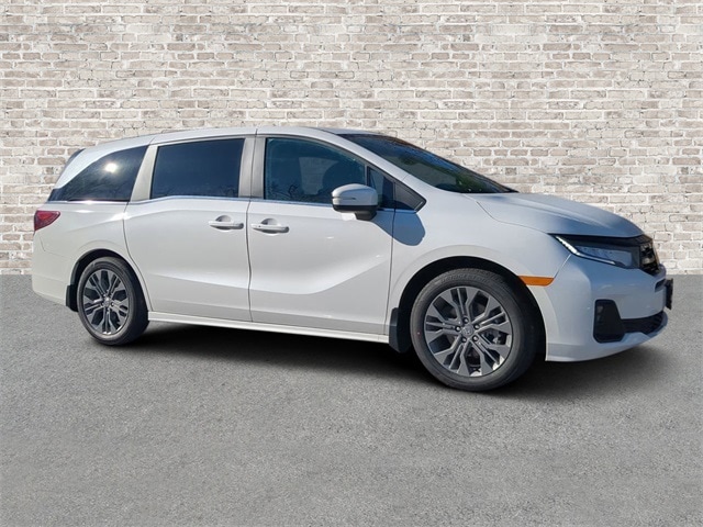 2026 Honda Odyssey Touring's photo