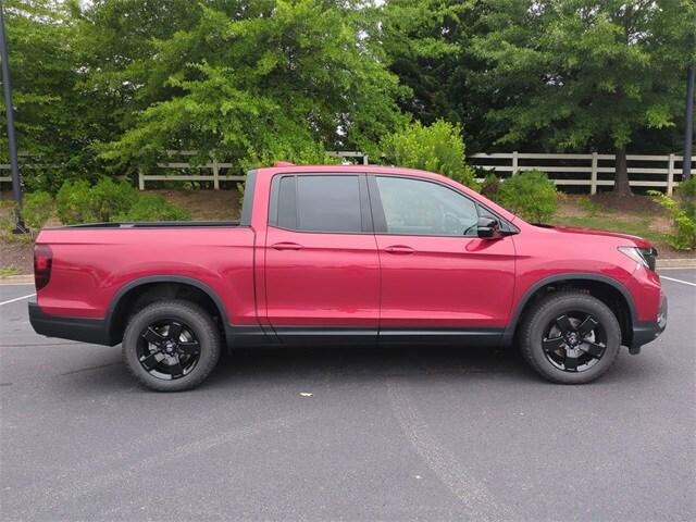 2025 Honda Ridgeline Black Edition photo 3
