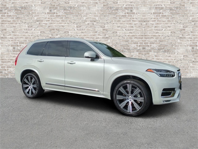 2024 Volvo XC90 Plus's photo