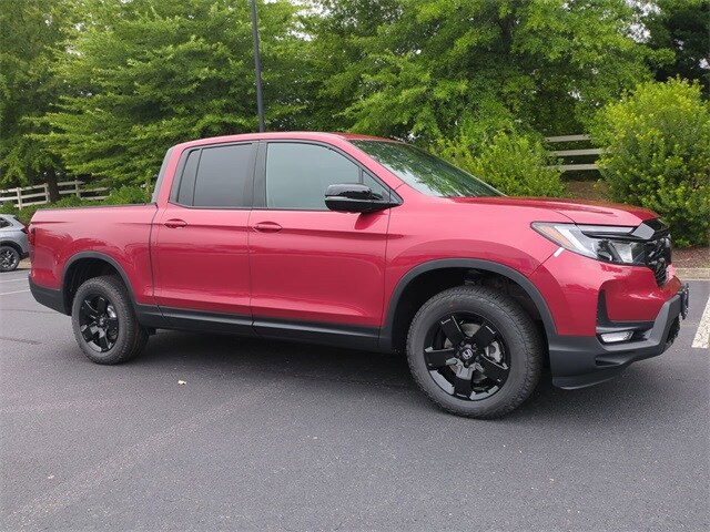 2025 Honda Ridgeline Black Edition photo 2