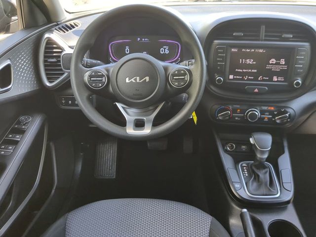 2024 Kia Soul LX - Photo 15