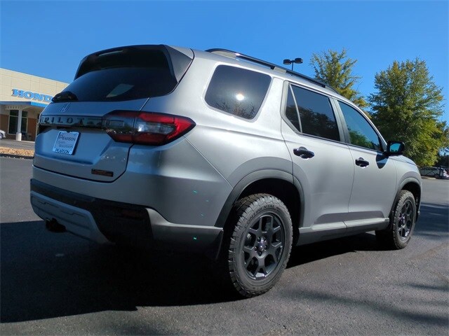 2025 Honda Pilot TrailSport photo 4