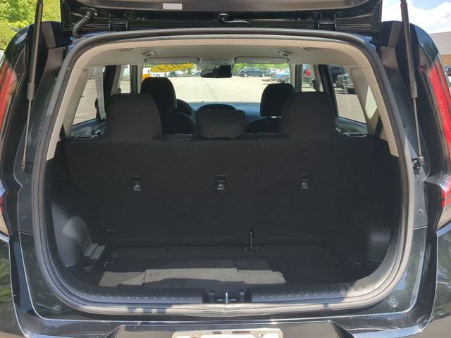 2024 Kia Soul LX - Photo 12
