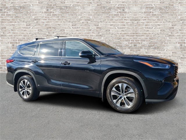 2021 Toyota Highlander XLE's photo