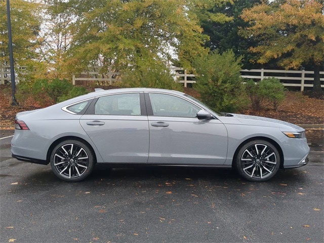 2025 Honda Accord Hybrid Touring photo 2