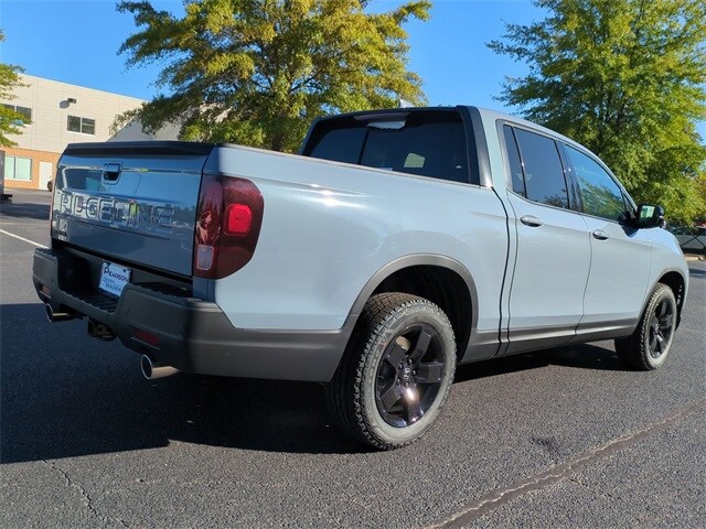 2026 Honda Ridgeline Black Edition photo 4