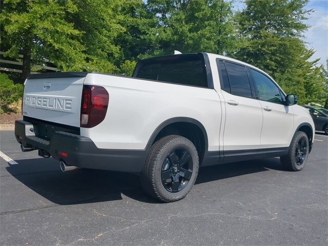 2025 Honda Ridgeline Black Edition photo 4