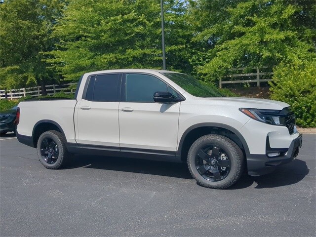 2025 Honda Ridgeline Black Edition photo 2