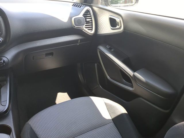 2024 Kia Soul LX - Photo 16