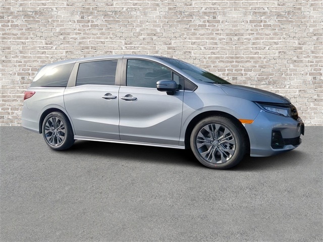 2026 Honda Odyssey Touring's photo