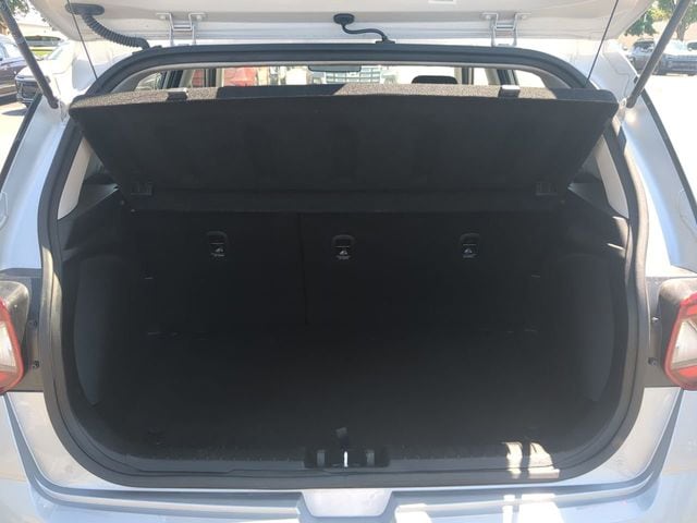2025 Hyundai Venue SEL - Photo 12