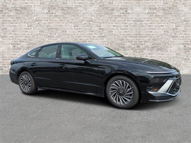 2026 Hyundai Sonata Hybrid Sedan 