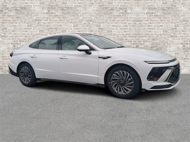 2026 Hyundai Sonata Hybrid Limited's photo