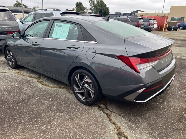 2025 Hyundai Elantra Limited - Photo 3
