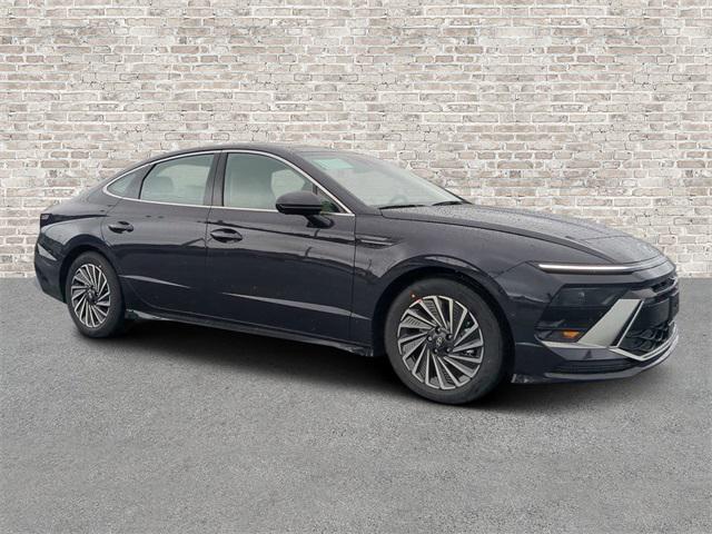 2025 Hyundai Sonata Hybrid