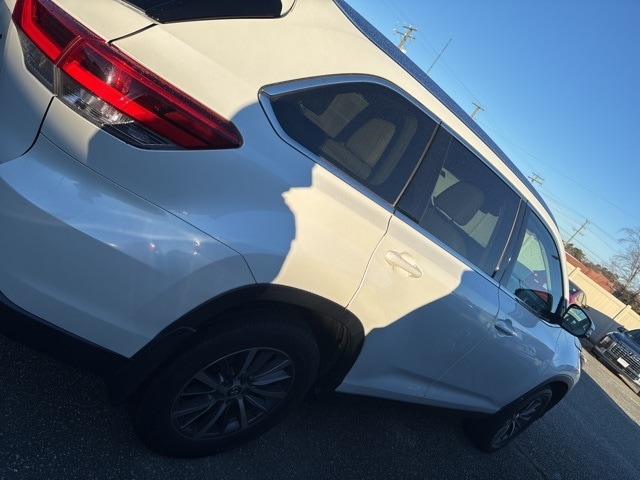 2019 Toyota Highlander XLE photo 2