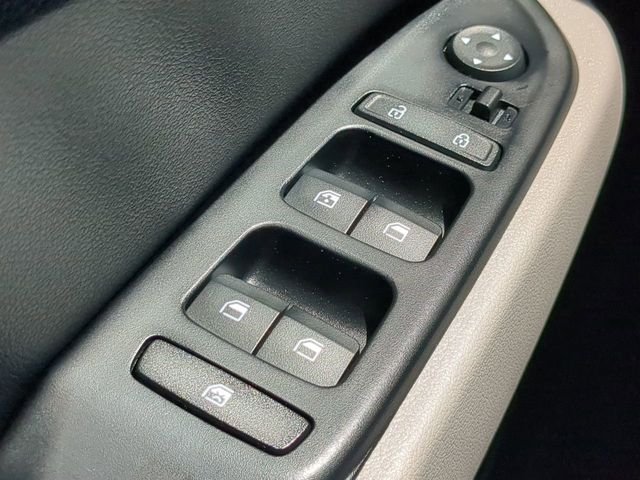 2025 Hyundai Venue SEL - Photo 22