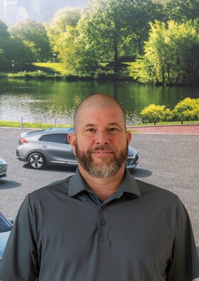 Staff member Scott Lee from ID_3e2c2d8f9841