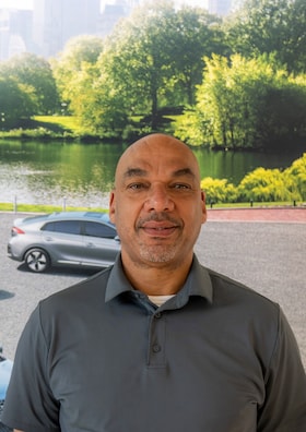 Staff member Robert Ross from ID_3e2c2d8f9841