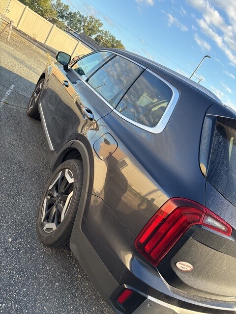 2025 Kia Telluride S photo 2