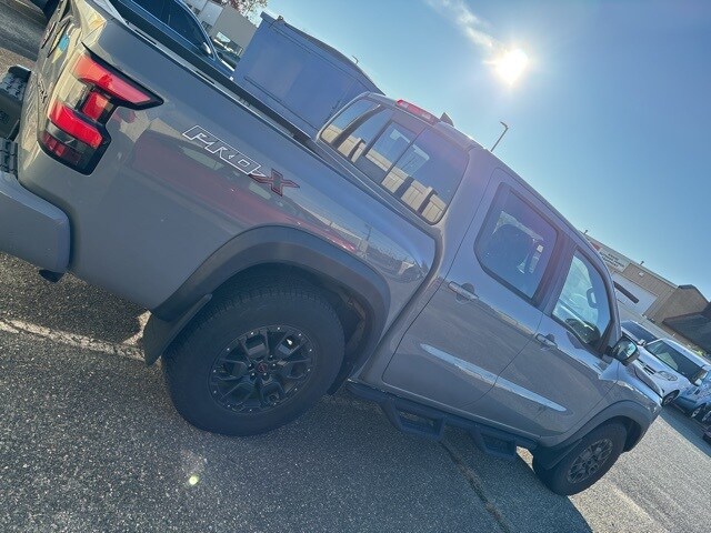 2022 Nissan Frontier PRO-X photo 2