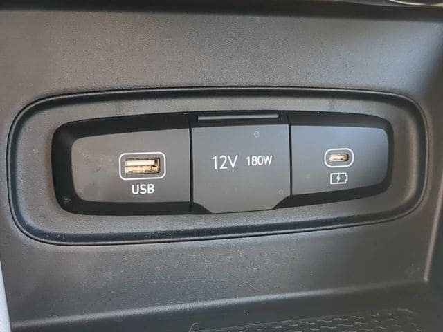 2025 Hyundai Venue SEL - Photo 21