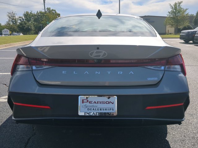 2025 Hyundai Elantra Blue - Photo 5